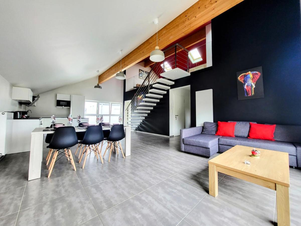 Calm And Modern Apartment Eischen Bagian luar foto