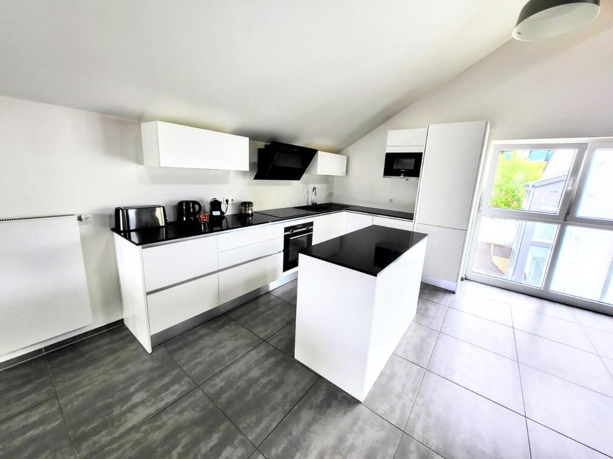 Calm And Modern Apartment Eischen Bagian luar foto