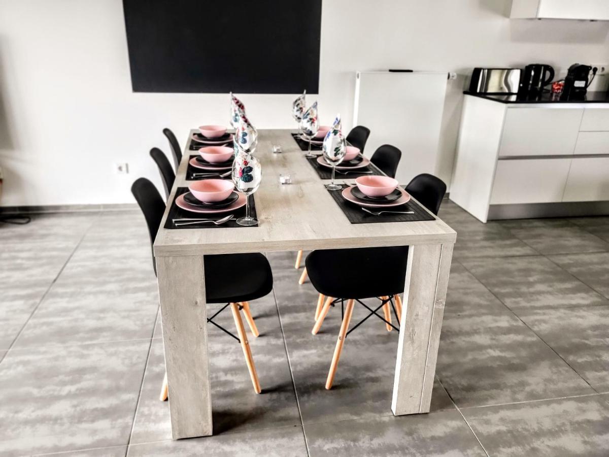 Calm And Modern Apartment Eischen Bagian luar foto
